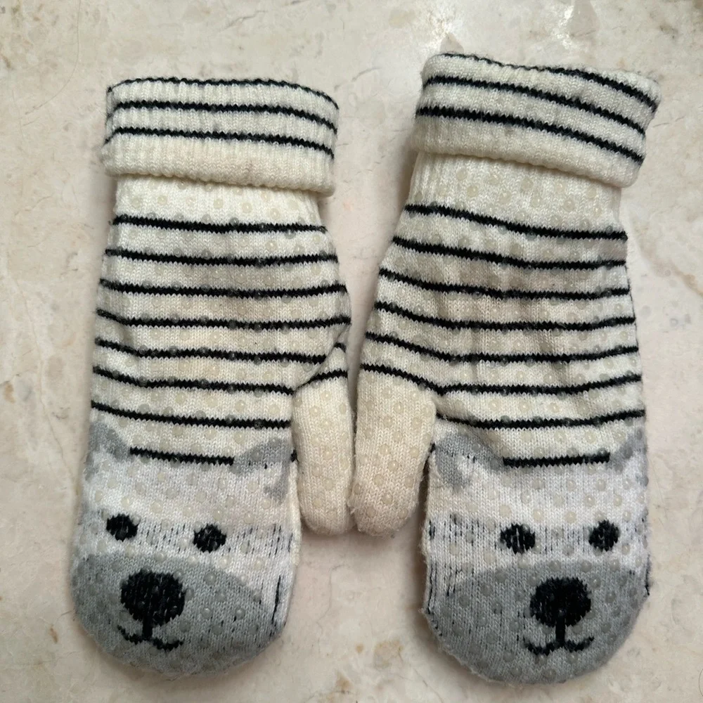 Field & Stream Striped Bear Mittens - Black and Gray